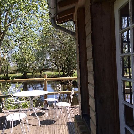 La Maison De L'Etang Manerbe Dış mekan fotoğraf