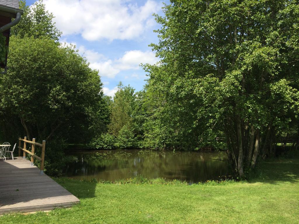 La Maison De L'Etang Manerbe Dış mekan fotoğraf